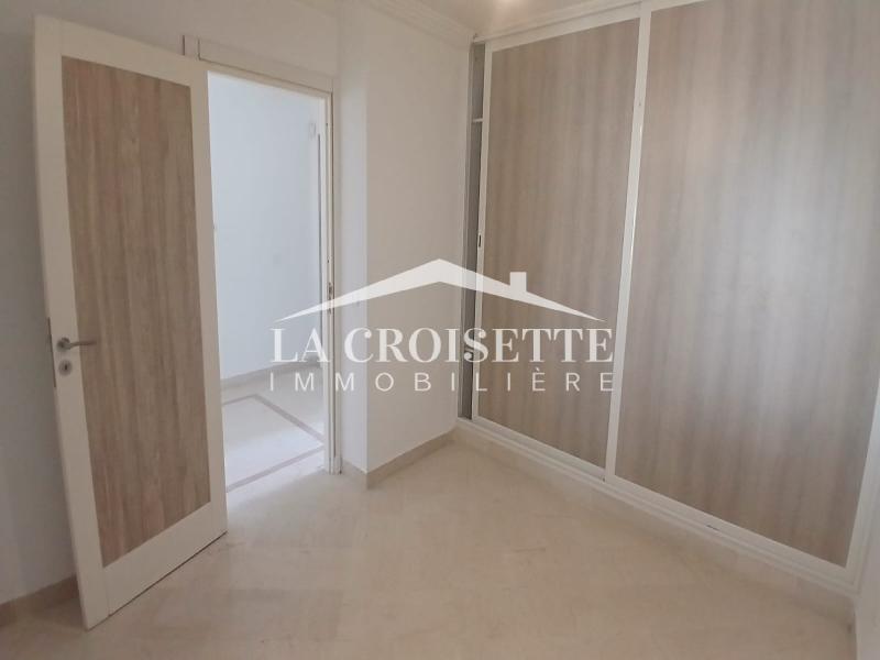 Triplex S+4 avec piscine à La Soukra